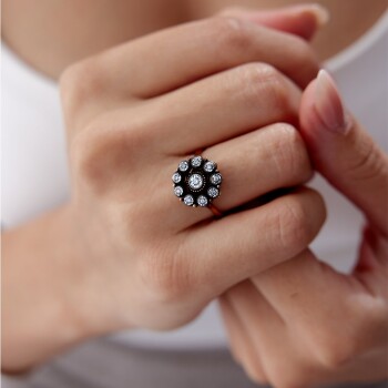 0.10 Ct Elmas Papatya Yüzük - Siempre (1)