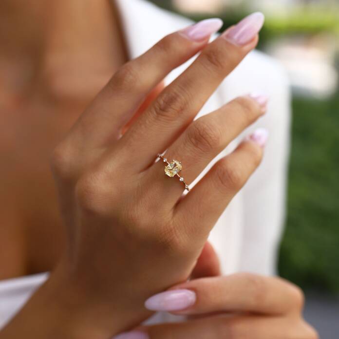 0.10 Ct Pırlanta Fancy Sun Stone Yüzük - 1