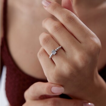 0.11 Ct Bagetli Sıra Top Elmas Yüzük - Siempre (1)