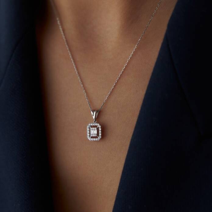 0.23 Karat Pırlanta Parçalı Baget Kolye - 1