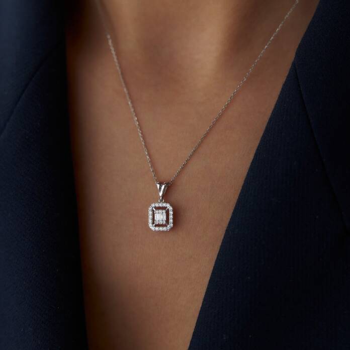 0.23 Karat Pırlanta Parçalı Baget Kolye - 2