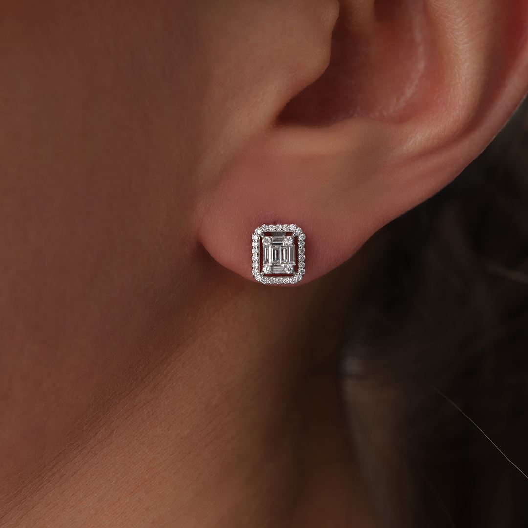 0.30 Karat Baget Taşlı Pırlanta Küpe - 1