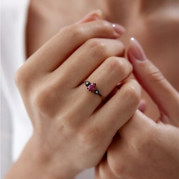 0.61 Ct Elmas Damla Yakutlu Yüzük - Siempre