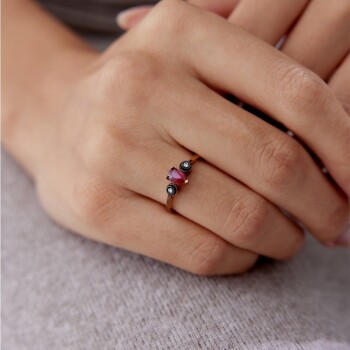 0.61 Ct Elmas Damla Yakutlu Yüzük - Siempre (1)