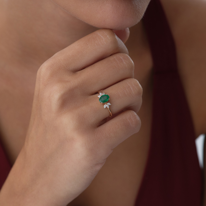 0.70 ct Oval Zümrüt Pırlanta Yüzük - Siempre