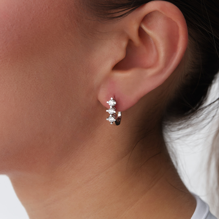 0.78 Karat Üç Taşlı Pırlanta Küpe - Siempre