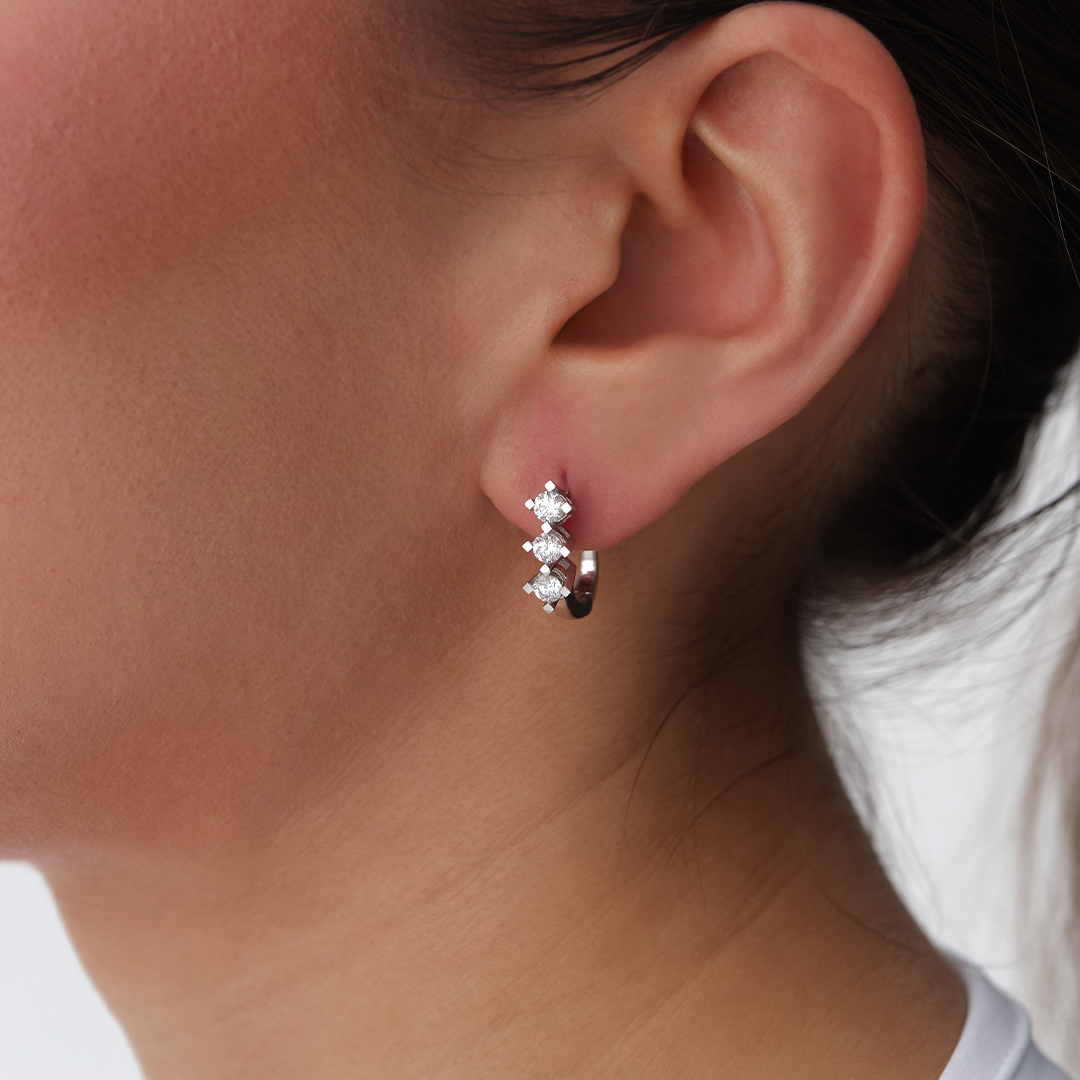 0.78 Karat Üç Taşlı Pırlanta Küpe - 1