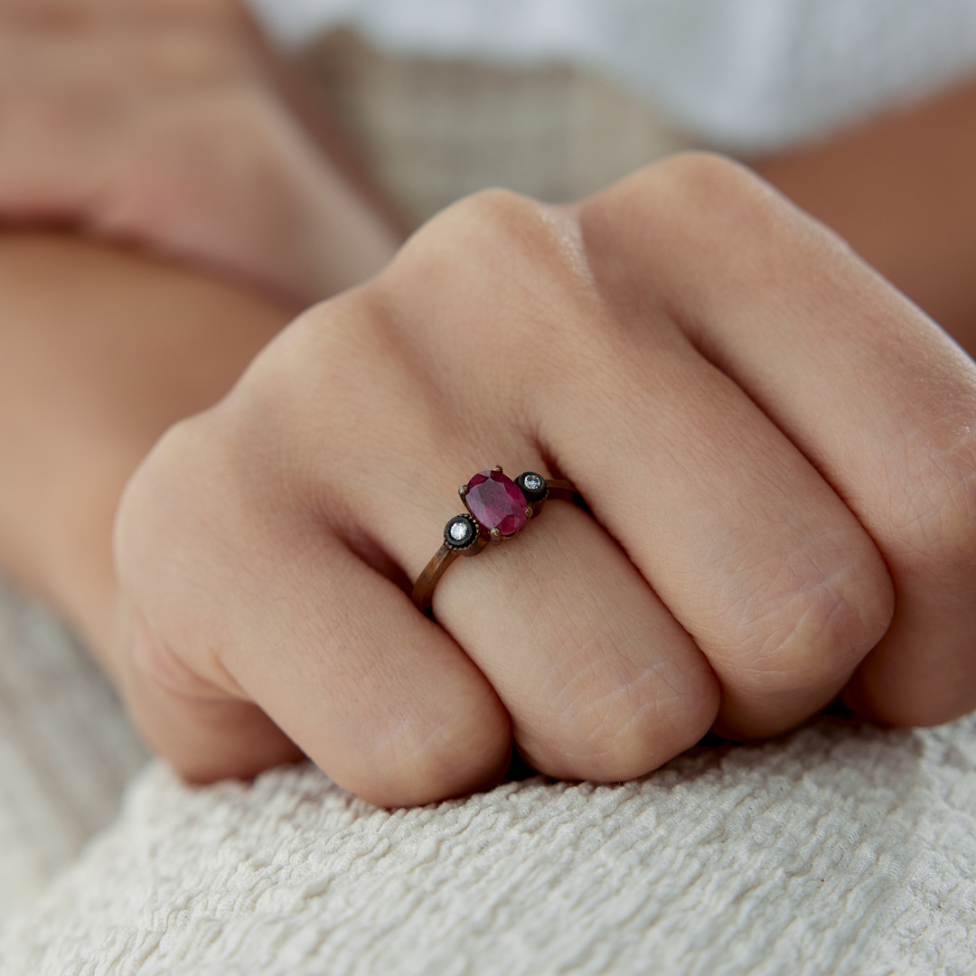 1.14 Ct Elmas Oval Yakutlu Yüzük - 1