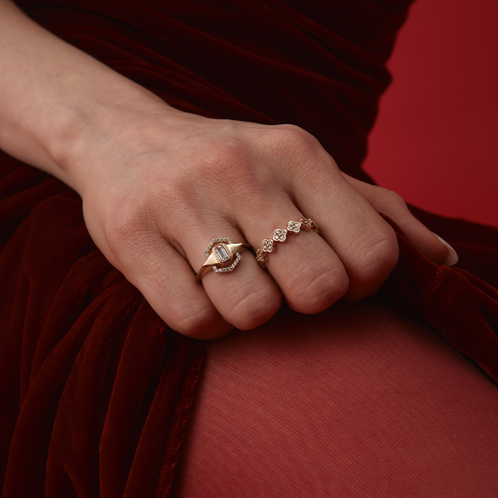 Altıgen Form Baget Taşlı Altın Yüzük - Rayna