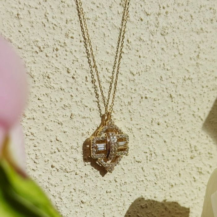 Baget Taşlı Kilit Motifli Altın Kolye - Rayna (1)