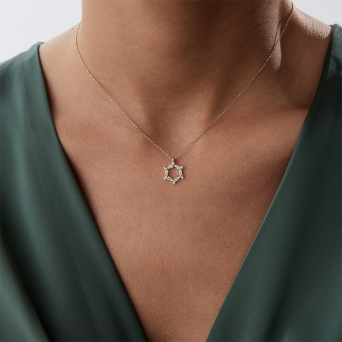 Baget ve Oval Taşlı Taç Kolye - Özçelik