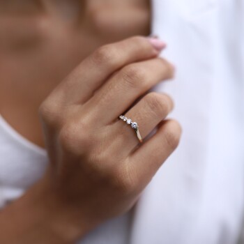 Beştaş Süzme Yüzük - Rayna