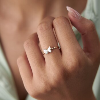 Beyaz Mineli Kelebek Yüzük - CNR