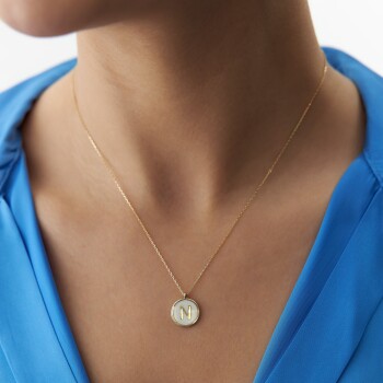 Beyaz Mineli Yuvarlak Harf Kolye - CNR (1)