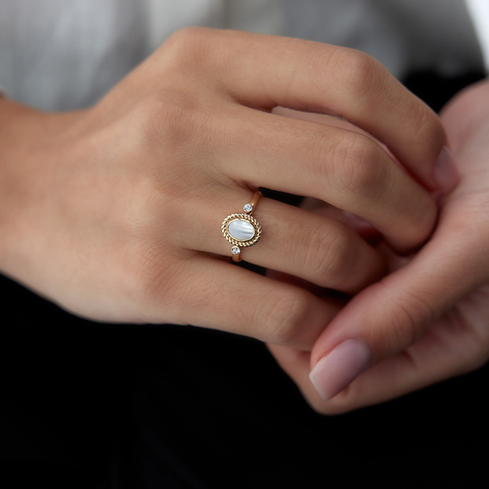 Beyaz Mineli Yüzük - Nüans (1)