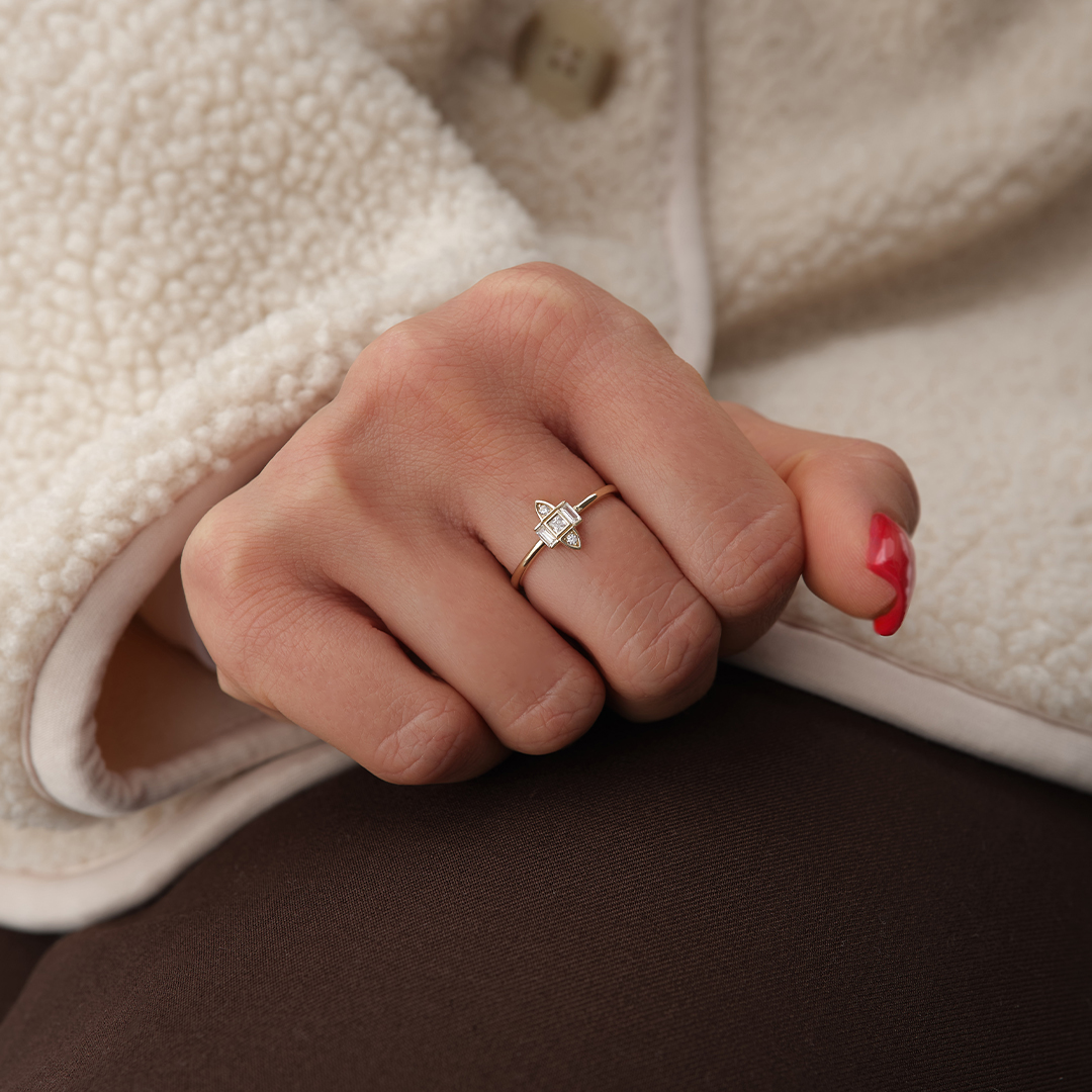 Çapraz Motifli Taşlı Altın Yüzük - 1