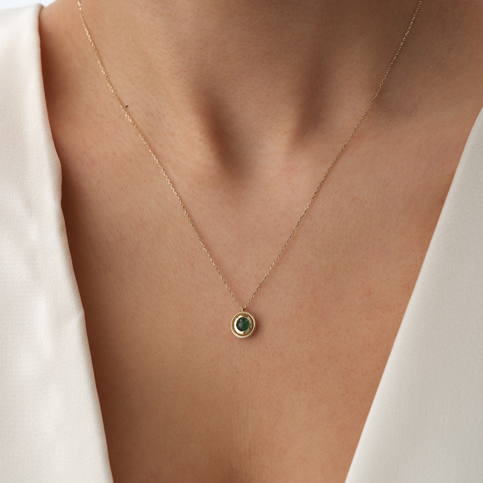 Çerçeveli Yeşil Merkez Taşlı Altın Kolye - Cemart