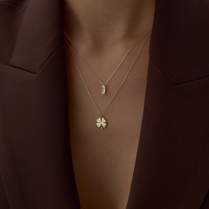 Dikdörtgen Taşlı Yonca Kolye - Rayna