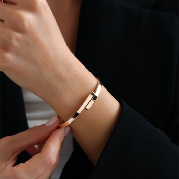 Düz Çapraz Kelepçe - Tuana