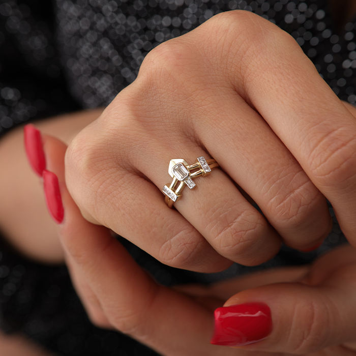 Geometrik Baget Taş Detaylı Altın Yüzük - Cemart (1)