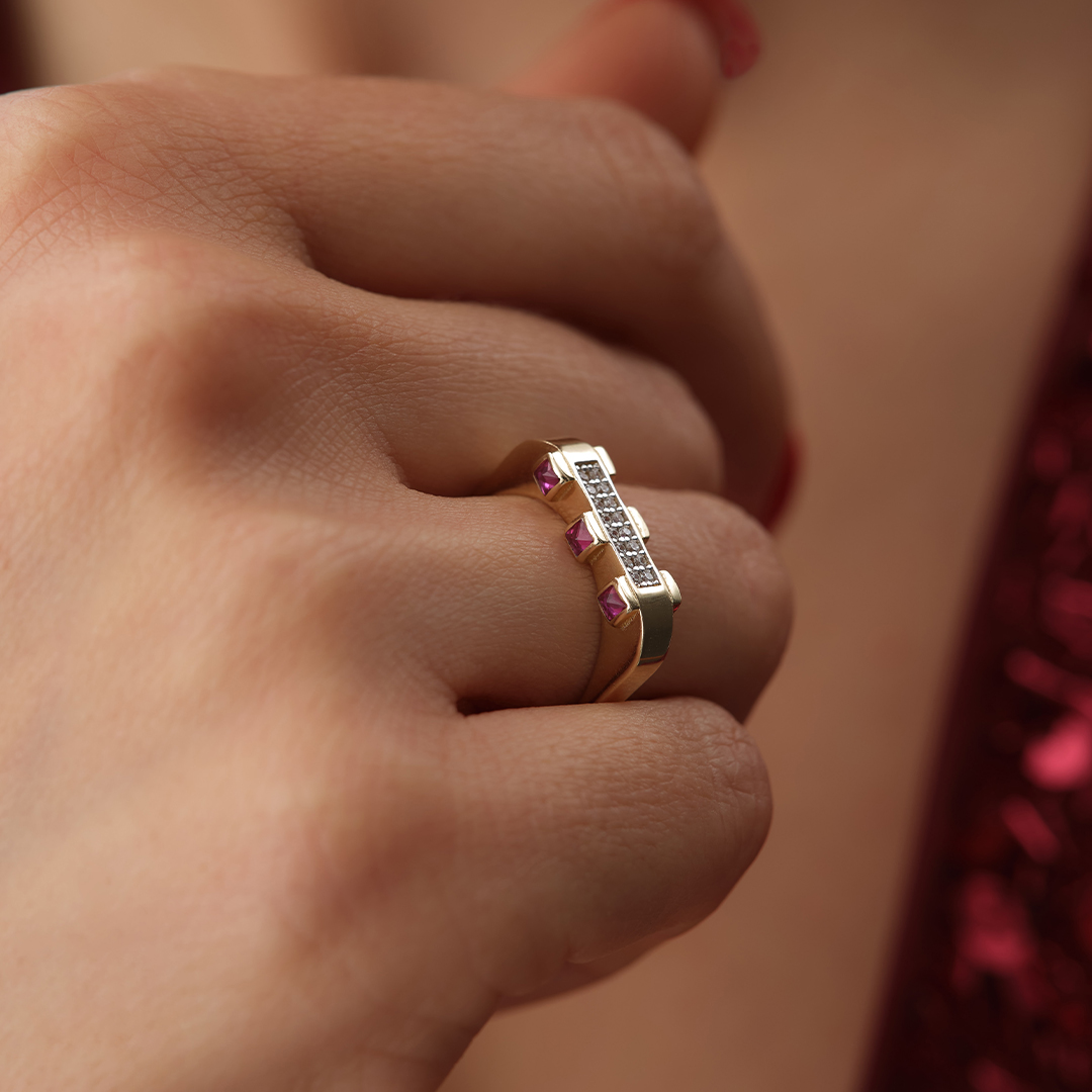Geometrik Pembe Taş Detaylı Altın Yüzük - 3