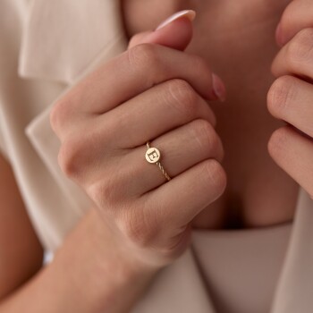 Harf Plaka Burgu Detay Yüzük - Rayna