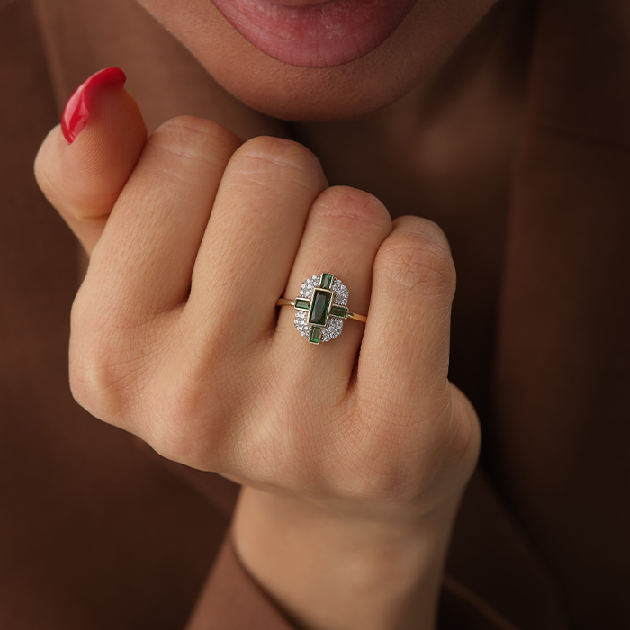 Geometrik Baget Yeşil Taşlı Altın Yüzük - Cemart