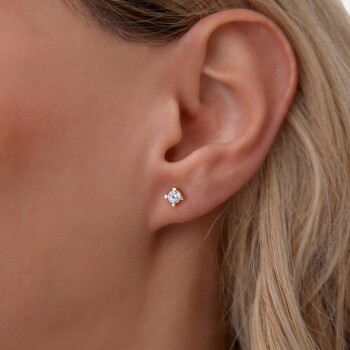 Kalp Dört Tırnak Tektaş Vidalı Küpe - Osman