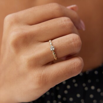 Kare Beyaz Taşlı Yüzük - Özer