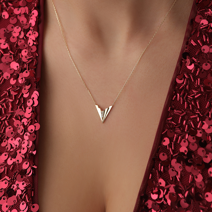 Katmanlı V Model Sıra Taşlı Altın Kolye - Cemart