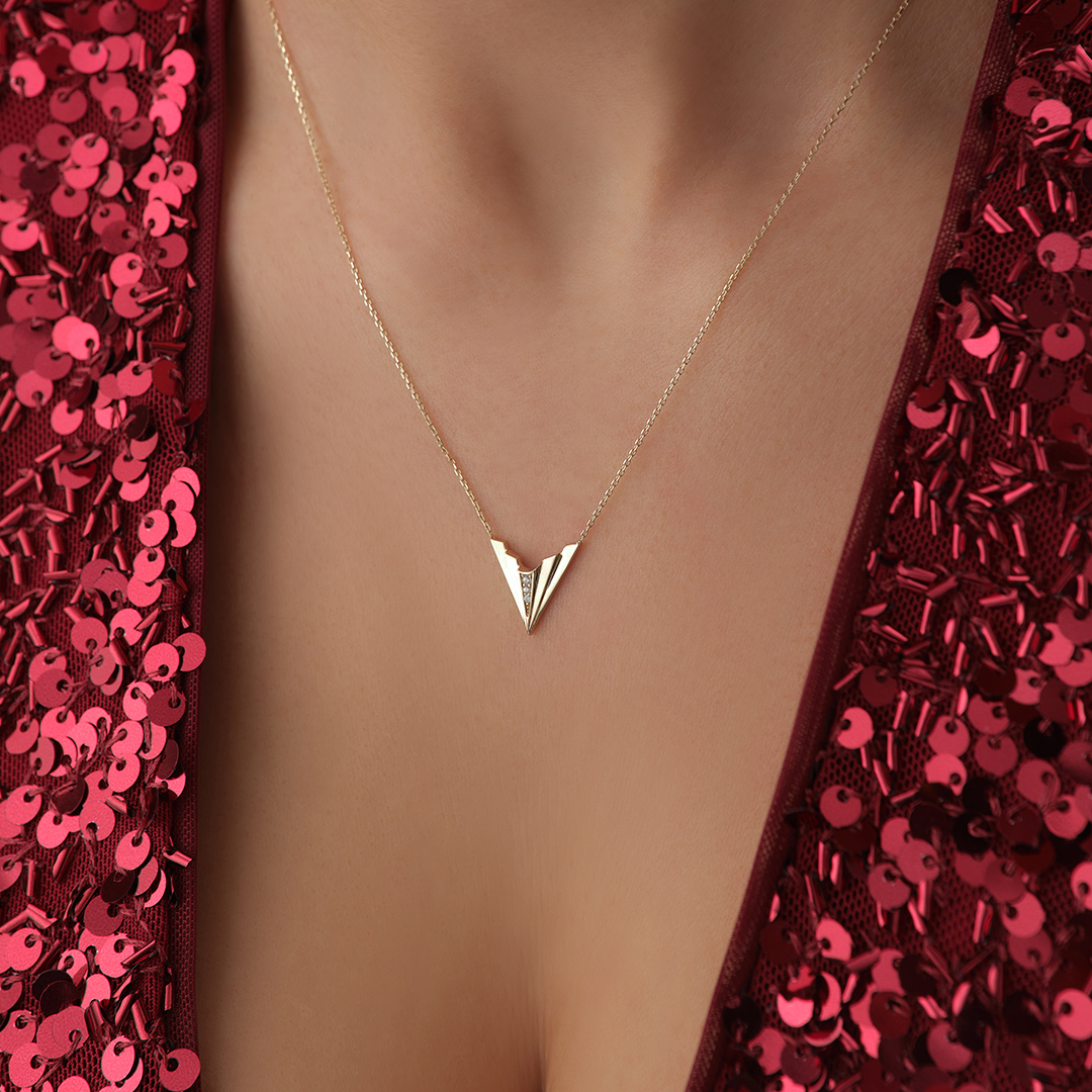 Katmanlı V Model Sıra Taşlı Altın Kolye - 1