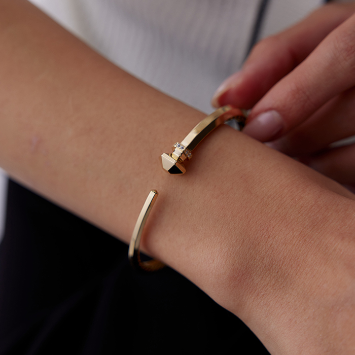 Kavuşamayan Piramit Kelepçe - Mamuş