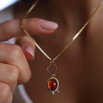 Kırmızı Taşlı Kolye - Uzun Hüseyin