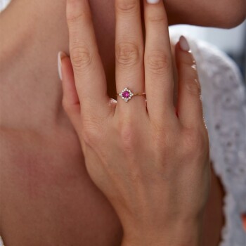 Kırmızı Taşlı Prenses Yüzük - Cemart (1)