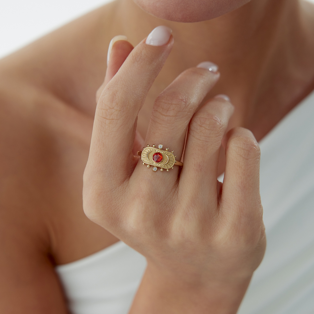 Kızıl Işık Yüzük - 1