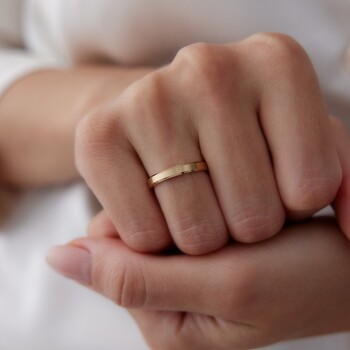 Köşeli Ortası Mat Kadın Alyans - Tülay Alyans