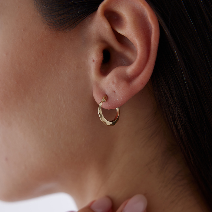 Medium Bombeli Kıvrım Halka Küpe - Ador (1)