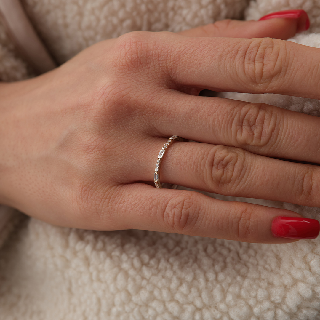 Minimal Işıltılı Baget Dizilimli Altın Yüzük - 2