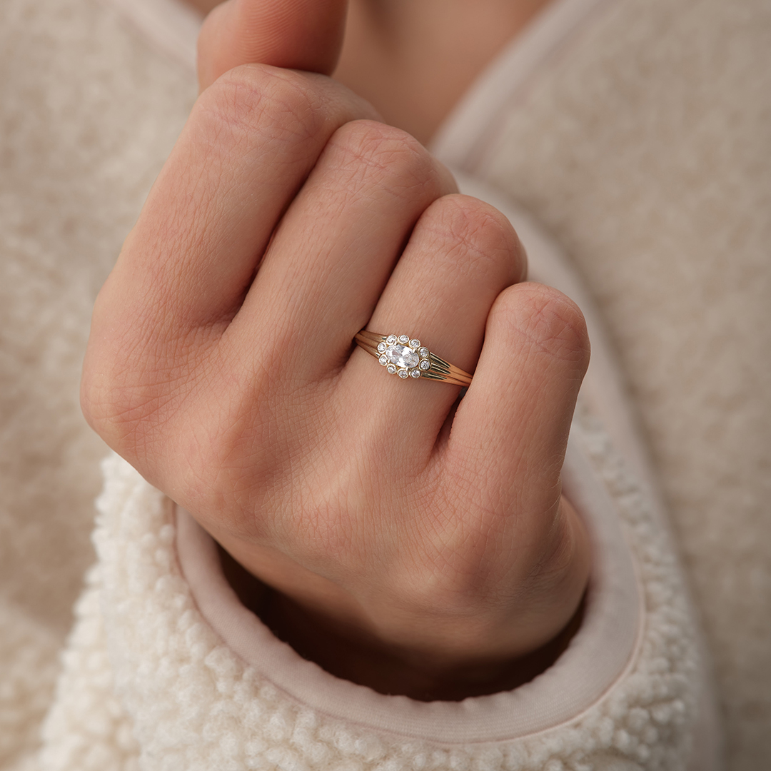 Minimal Taş Küme Detaylı Altın Yüzük - 2