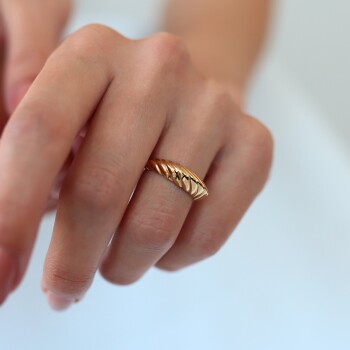 Mount Bombe Yüzük - Nüans