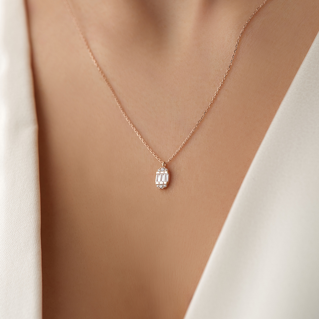 Oval Baget Taşlı Minimal Altın Kolye - 1