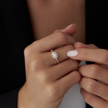 Oval Kesim Tektaş Yüzük - Rayna