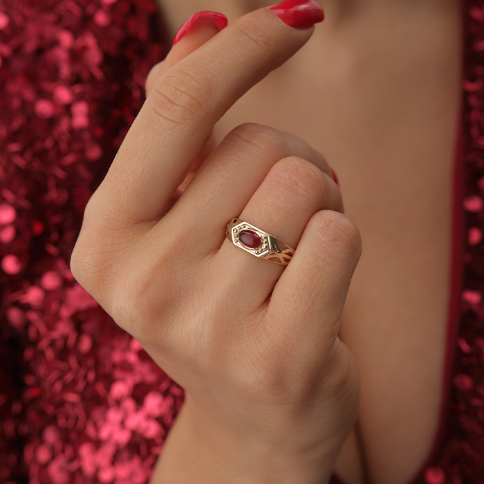 Oval Kırmızı Taşlı Geometrik Altın Yüzük - Cemart
