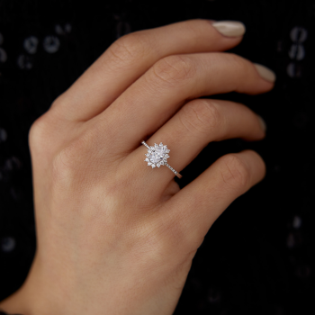 Oval Orta Taşlı Yüzük - VİRA