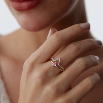 Pembe Taşlı ve Taç Yüzük - Nüans