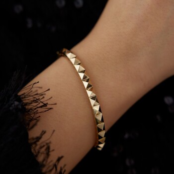 Piramit Kelepçe - Özer (1)