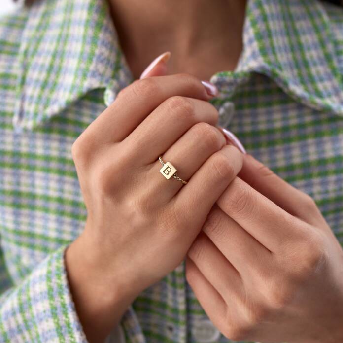 Plaka Cut Harf Yüzük - 1