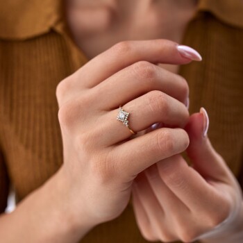 Prenses Kesim Taşlı Yüzük - Rayna