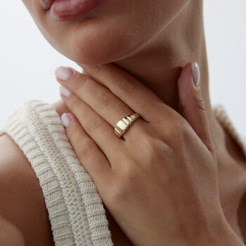 Sarah Yüzük - Rayna