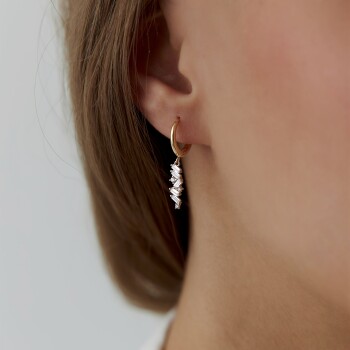 Şık Düşler Baget Taşlı Sallantılı Küpe - Rayna